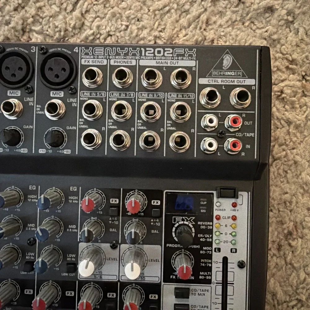 Behringer XENYX 1202FX Compact Mixer 12 CH 24bit Multi-Effector Untested No Cord